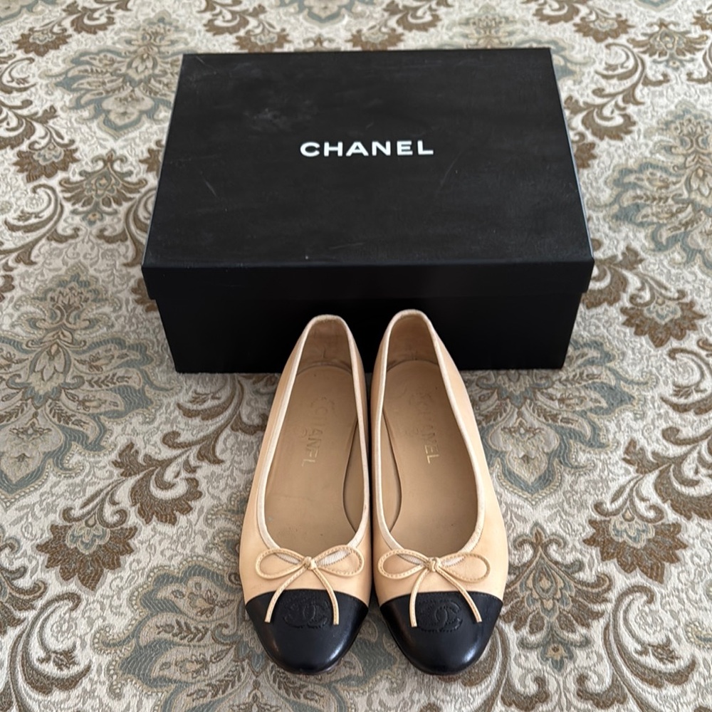 CHANEL Cream and Black Ballerina Flats Timeless Elegance
